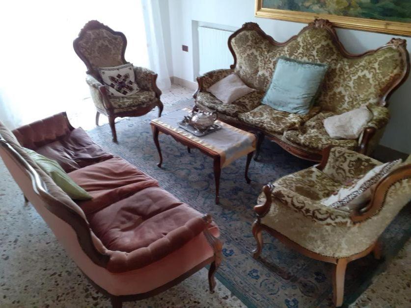 A Casa Di Adele Acomodação com café da manhã Caserta Exterior foto