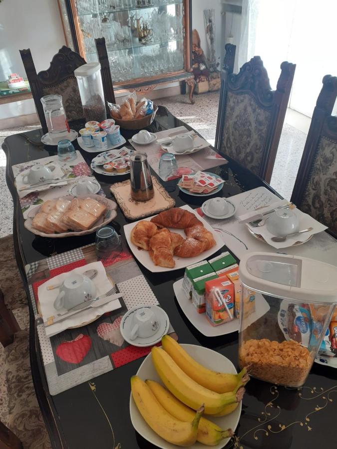 A Casa Di Adele Acomodação com café da manhã Caserta Exterior foto
